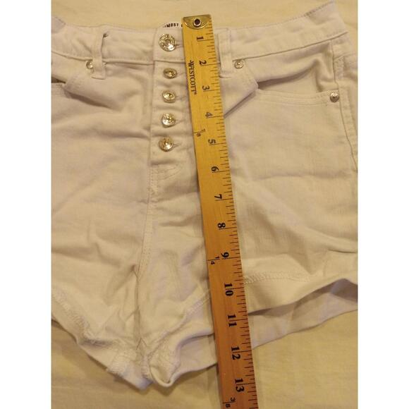 Almost Famous Super High Rise Short White Women's Size 7 Raw Hem Button Fly - Picture 2 of 4